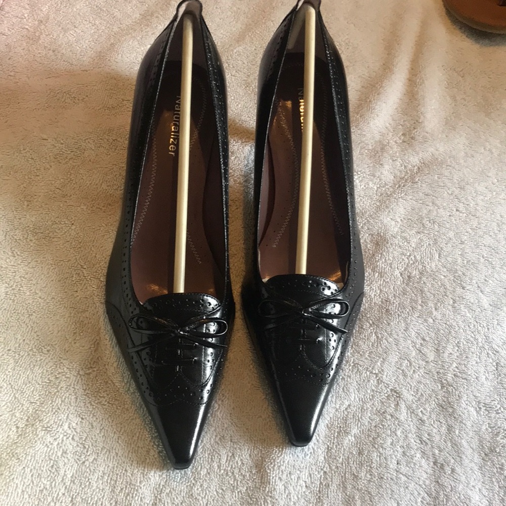 Black leather kitten heels